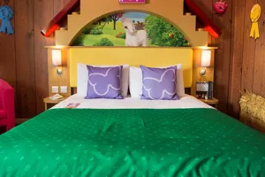 Friends Room V2