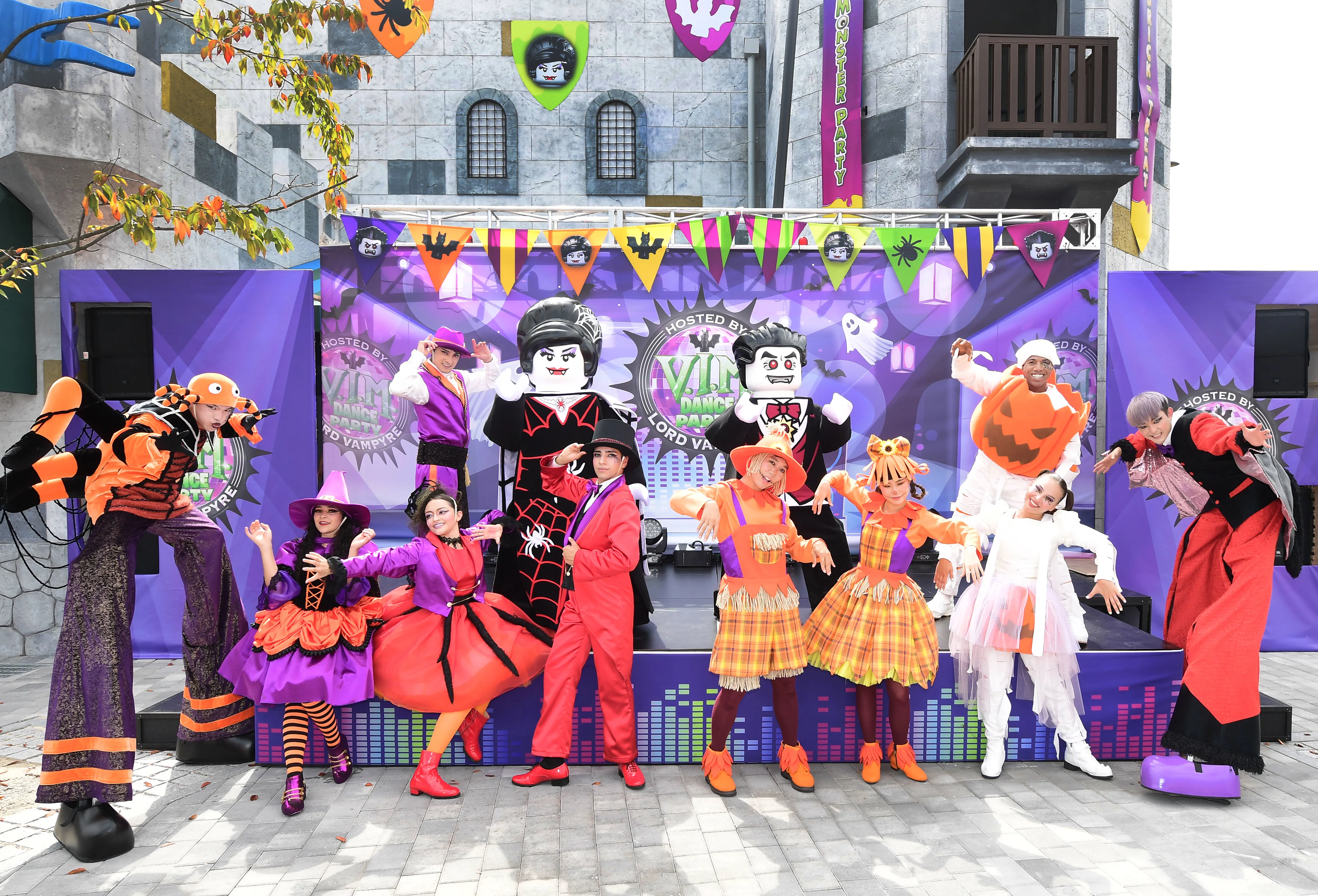 Brick or Treat 뱀파이어 백작의 댄스 파티
