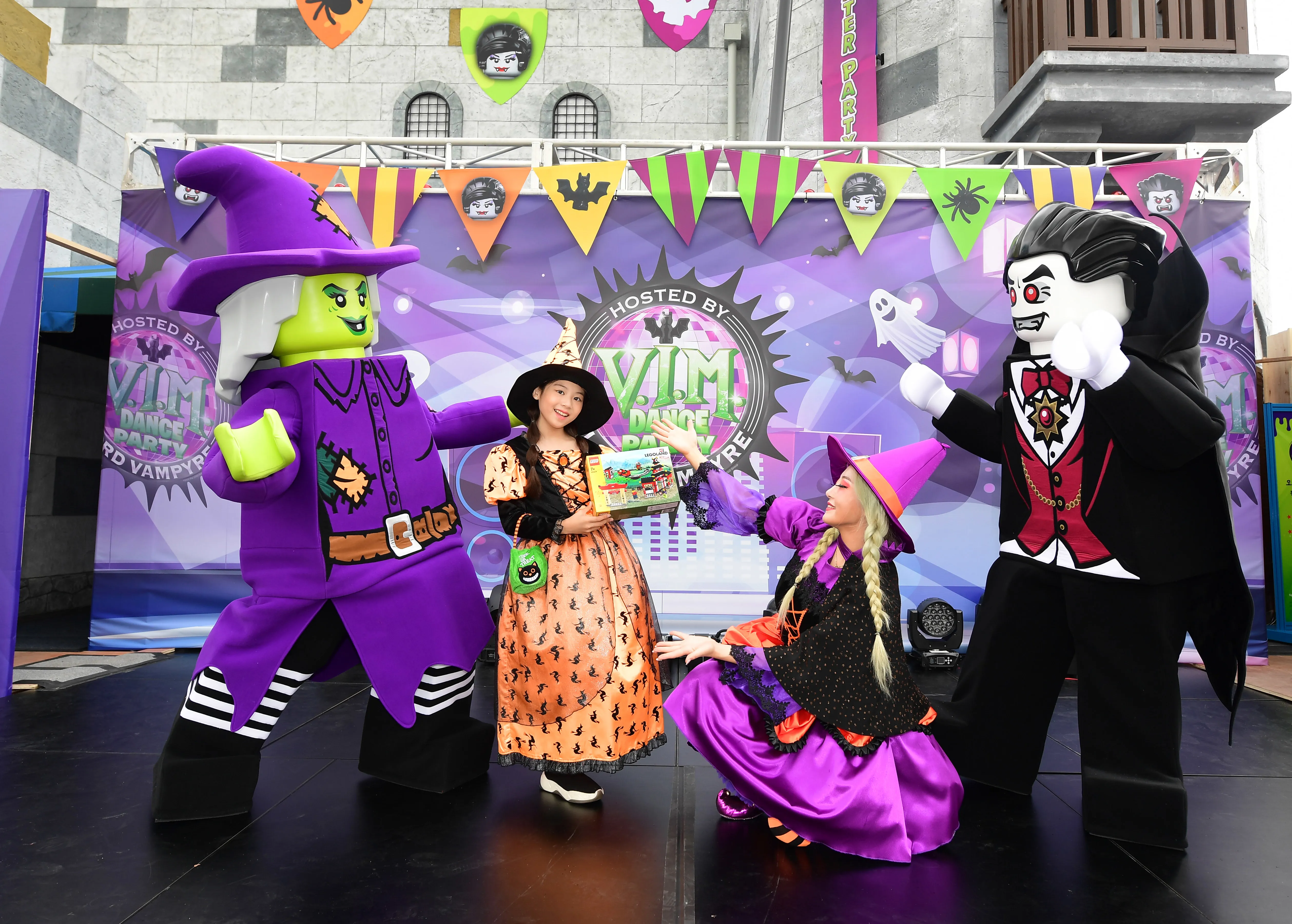 Brick or Treat 뱀파이어 백작의 댄스 파티